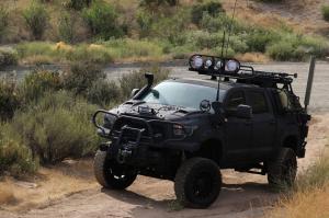 Toyota Tundra CrewMax 4x4 Zombie Apocalypse 2013 года 